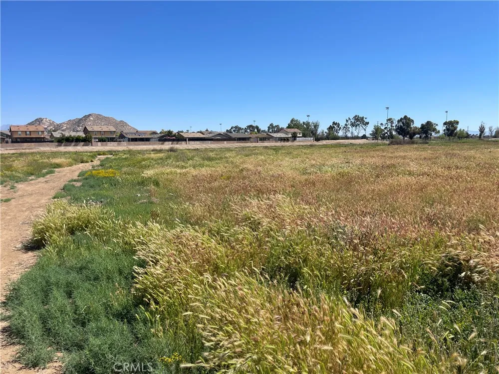 Redlands Ave Perris, CA 92571