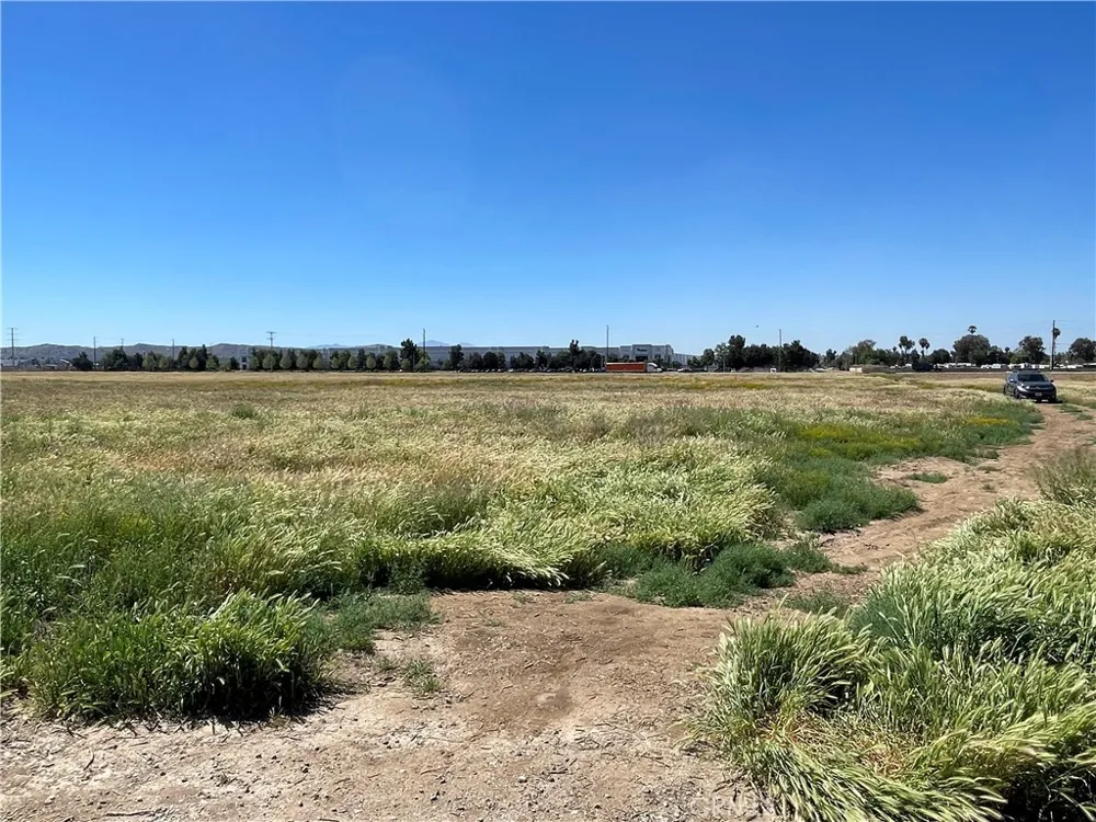 Redlands Ave Perris, CA 92571