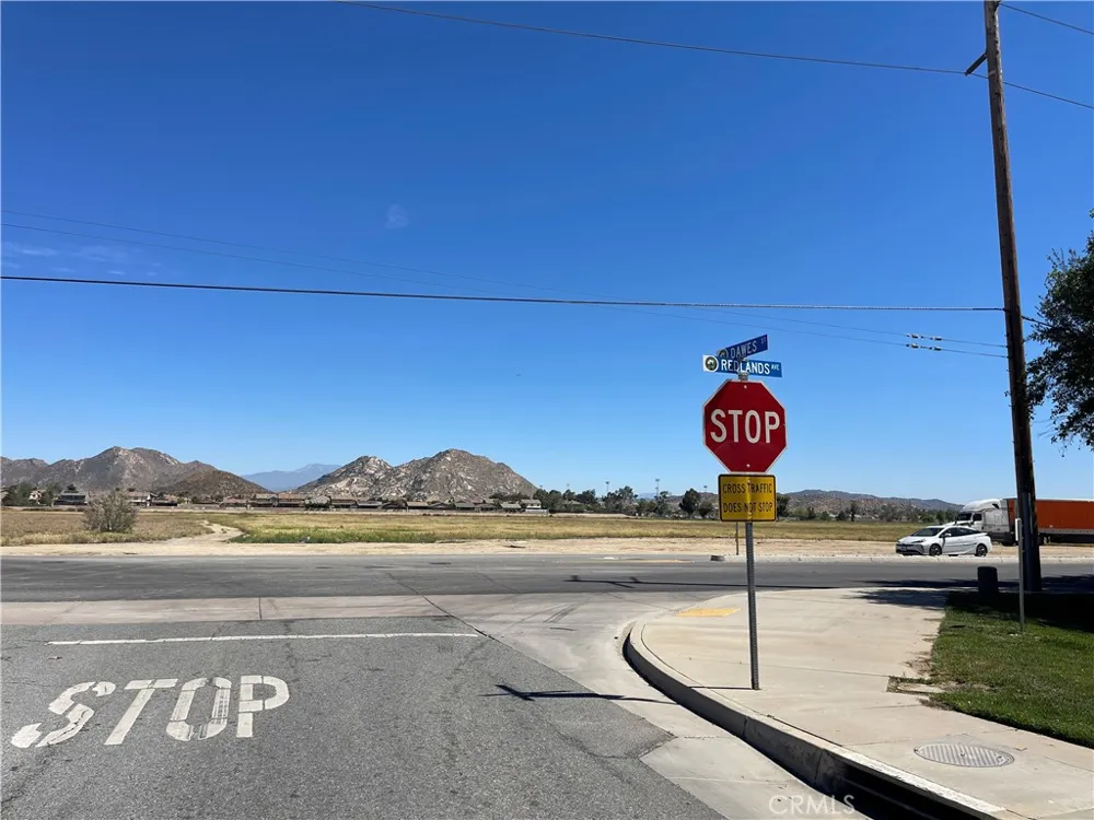 Redlands Ave Perris, CA 92571