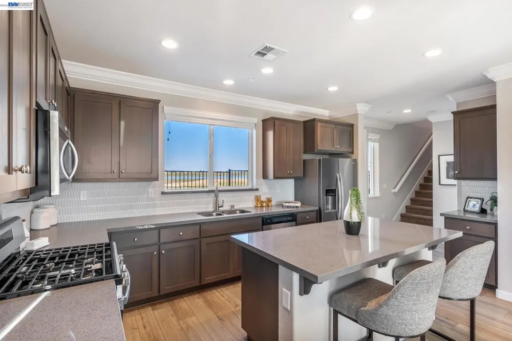 2413 Golden way Fairfield, CA 94533