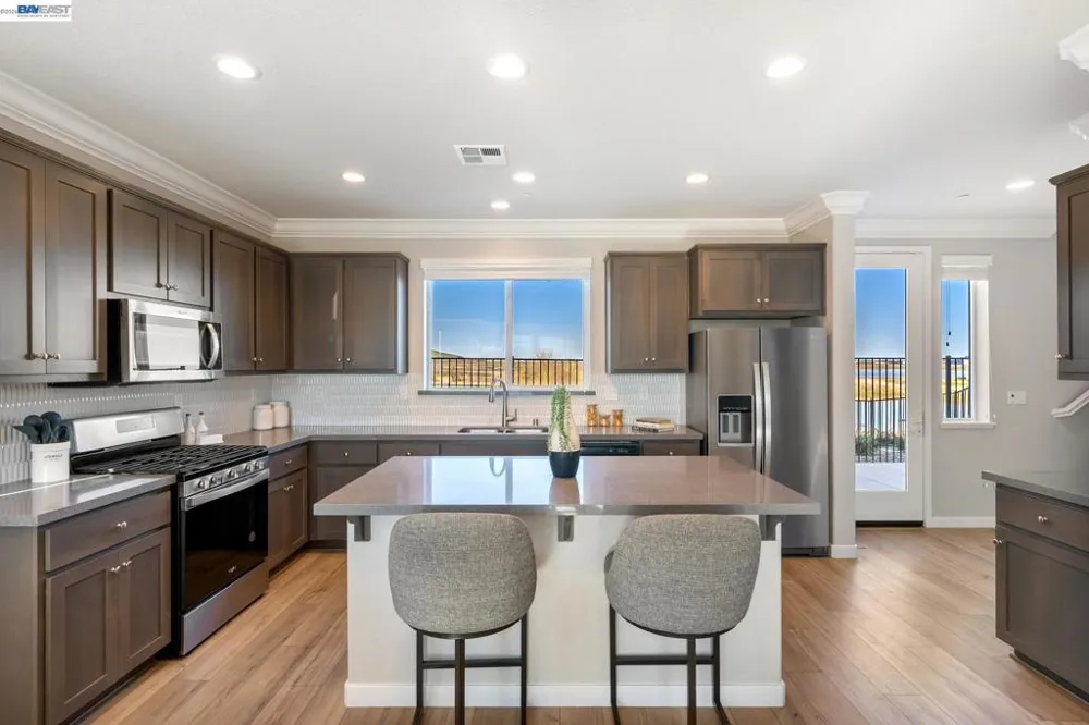 2413 Golden way Fairfield, CA 94533