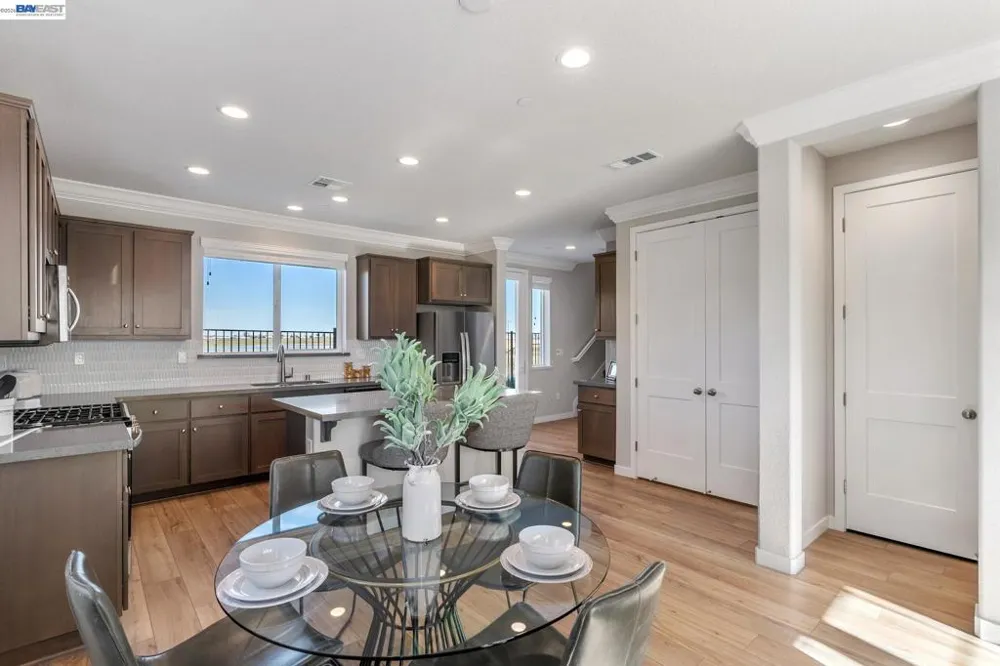 2413 Golden way Fairfield, CA 94533