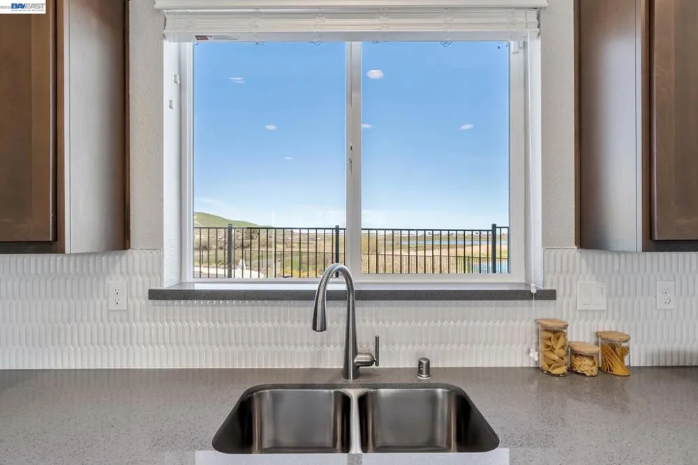 2413 Golden way Fairfield, CA 94533