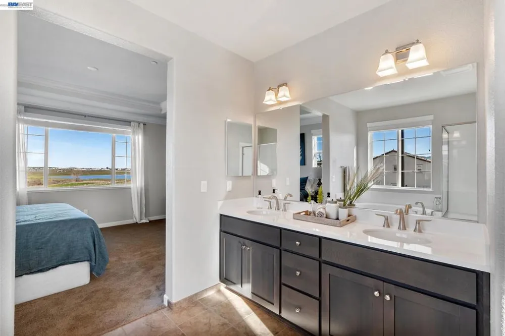 2413 Golden way Fairfield, CA 94533