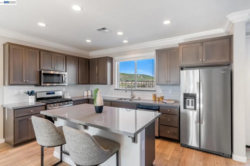 2413 Golden way Fairfield, CA 94533