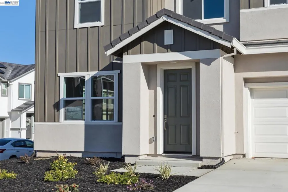 2413 Golden way Fairfield, CA 94533