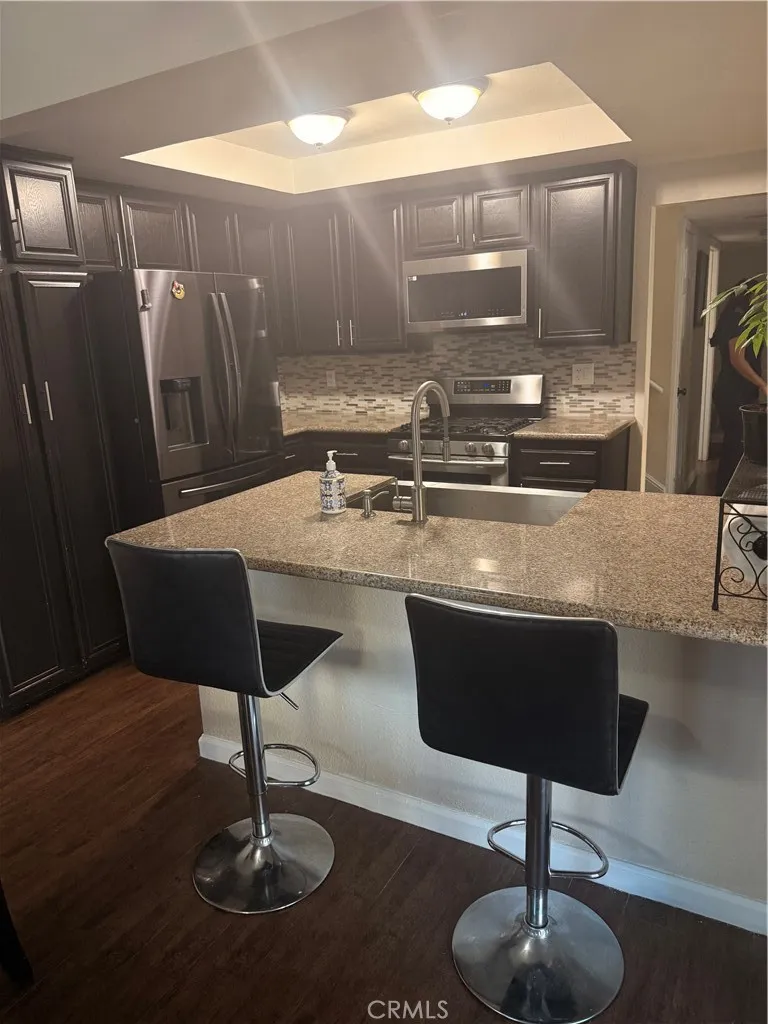 863 Encino Corona, CA 92882