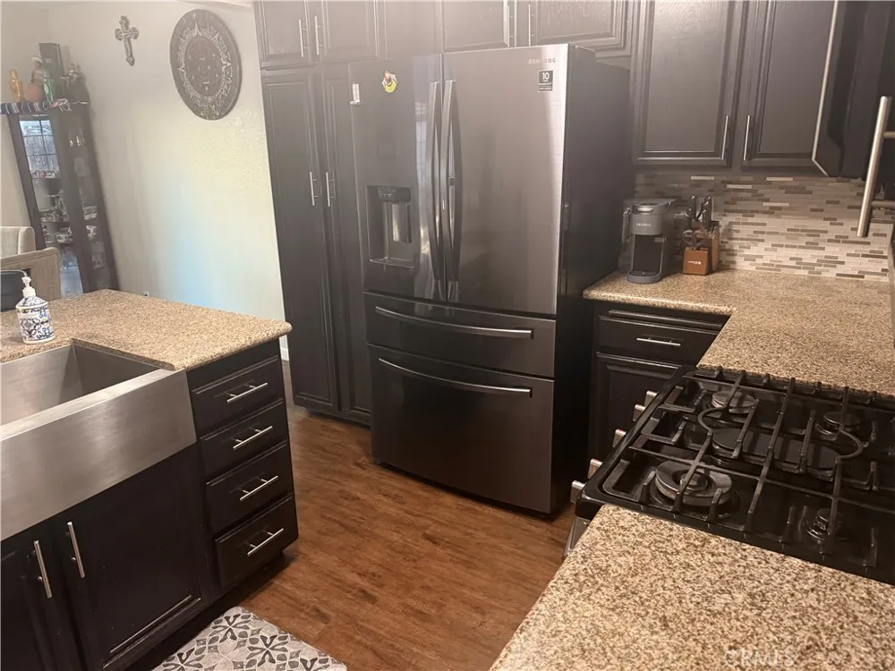 863 Encino Corona, CA 92882