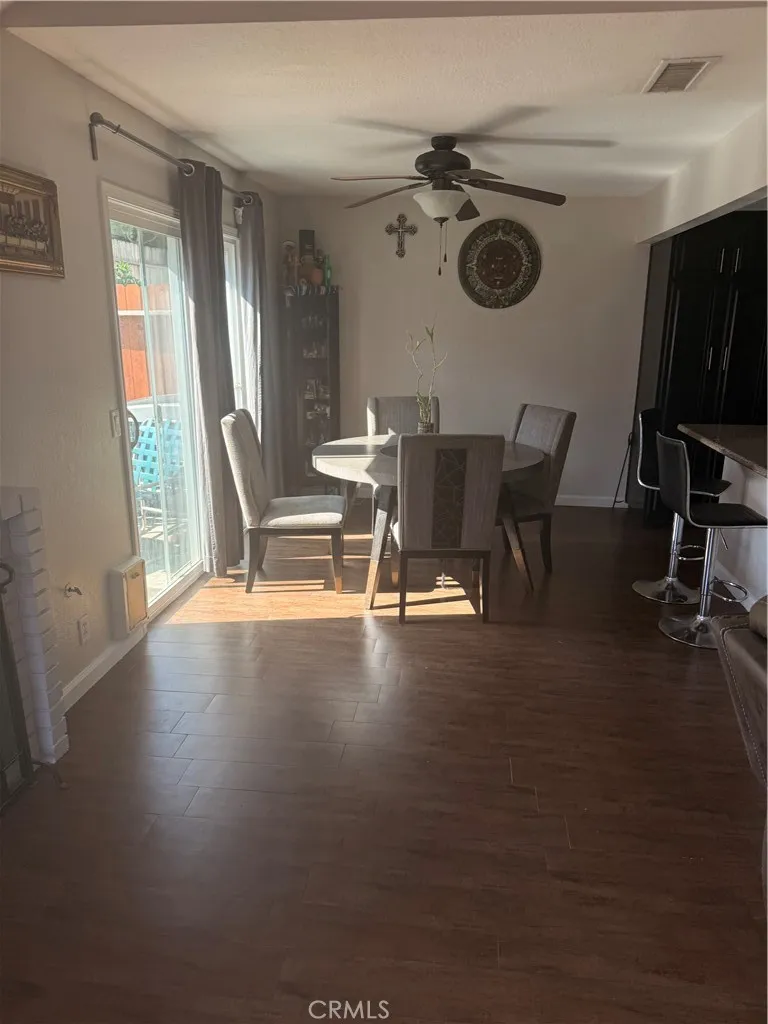 863 Encino Corona, CA 92882