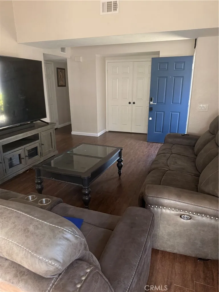 863 Encino Corona, CA 92882