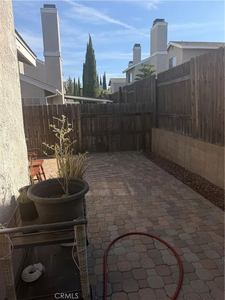 863 Encino Corona, CA 92882
