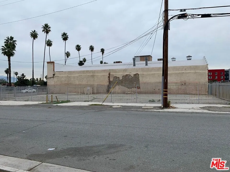 3800 Commerce Street Riverside, CA 92507