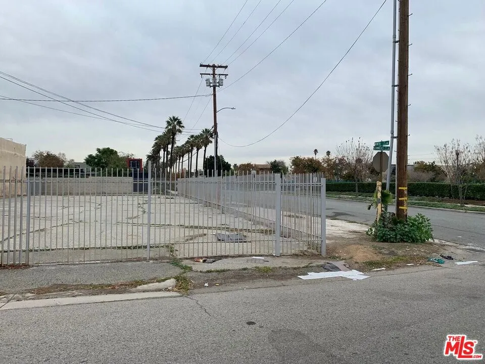 3800 Commerce Street Riverside, CA 92507