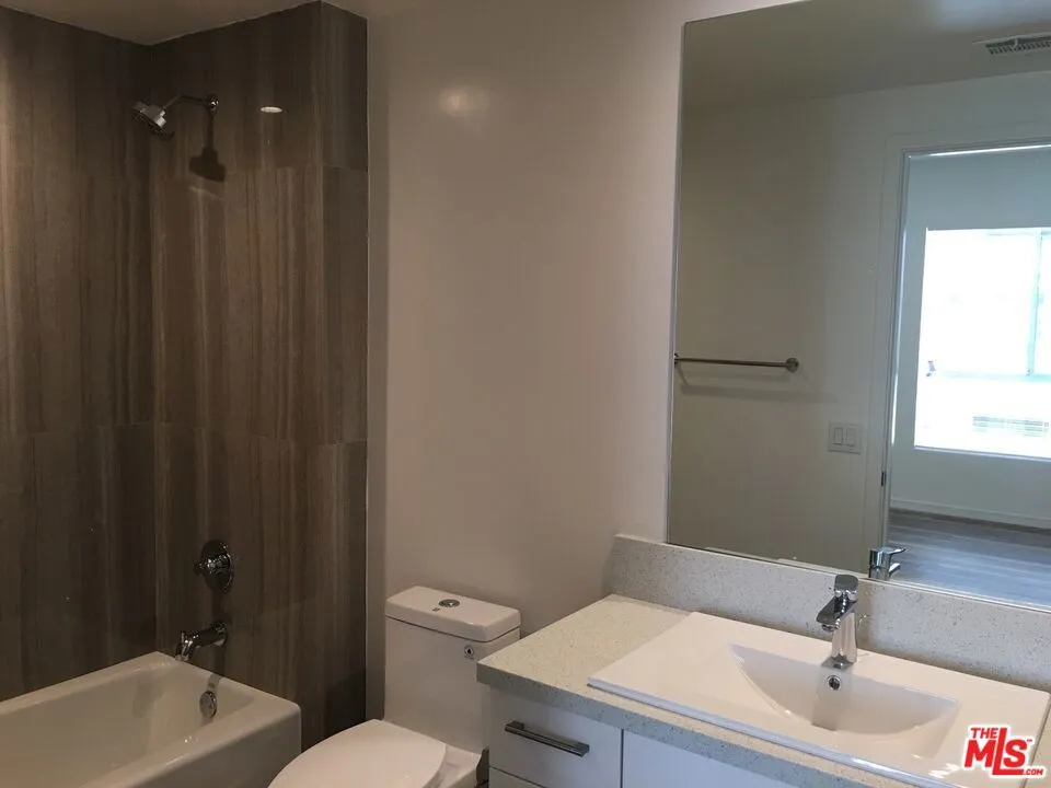 4600 Coldwater Canyon Avenue #205 Studio City, CA 91604
