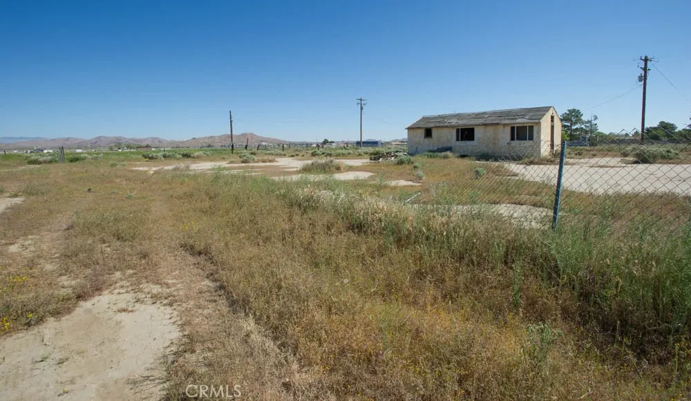 2011 67th W Rosamond, CA 93560