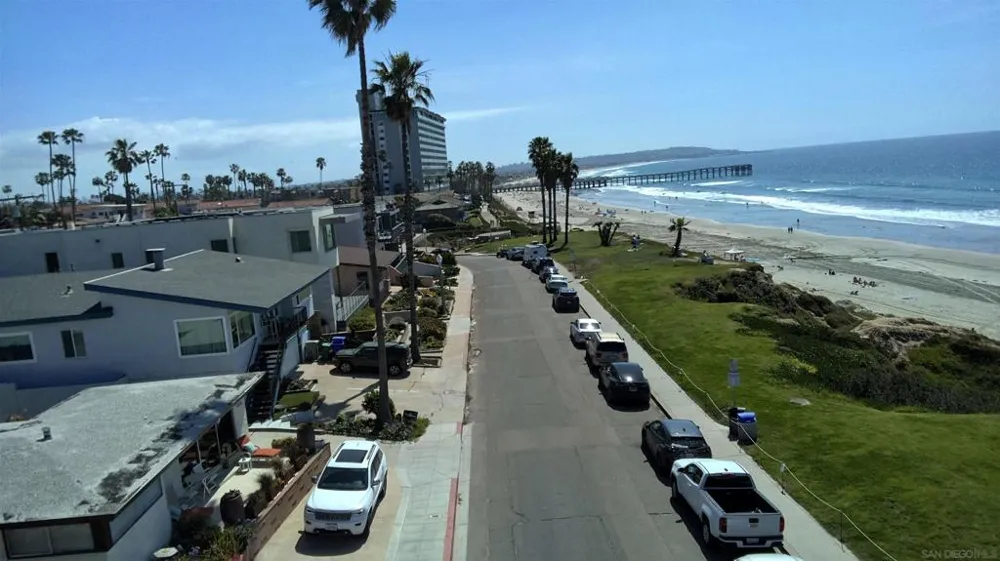 4933 Ocean Boulevard San Diego, CA 92109