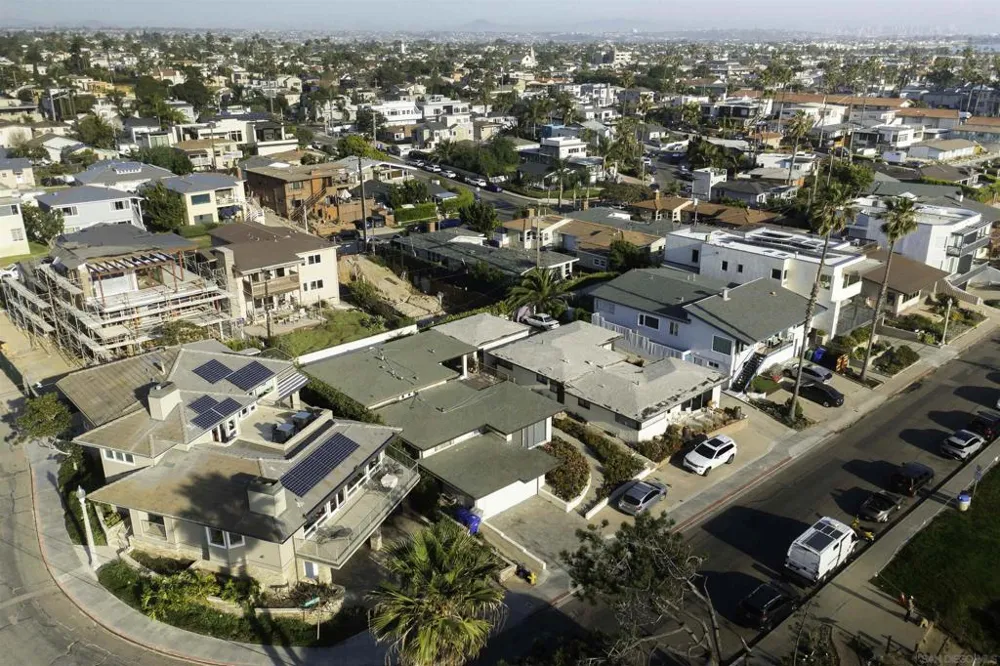 4933 Ocean Boulevard San Diego, CA 92109
