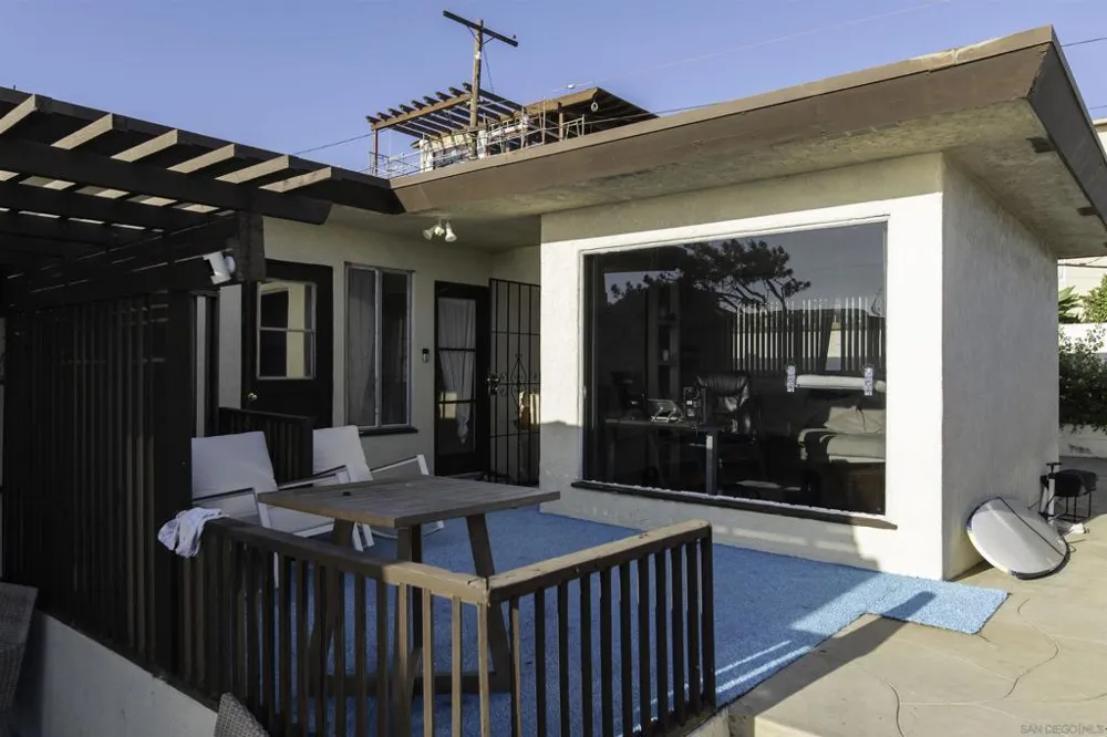 4933 Ocean Boulevard San Diego, CA 92109