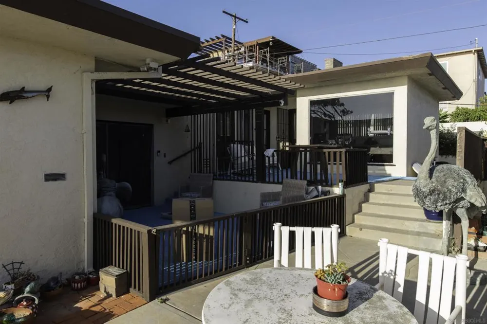 4933 Ocean Boulevard San Diego, CA 92109
