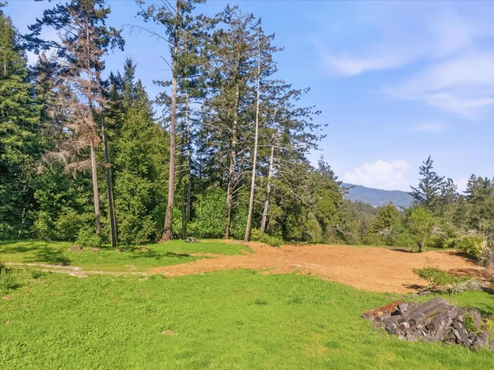 22065 Old Santa Cruz Highway Los Gatos, CA 95033