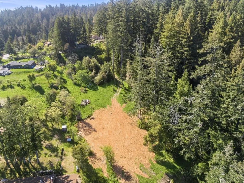 22065 Old Santa Cruz Highway Los Gatos, CA 95033