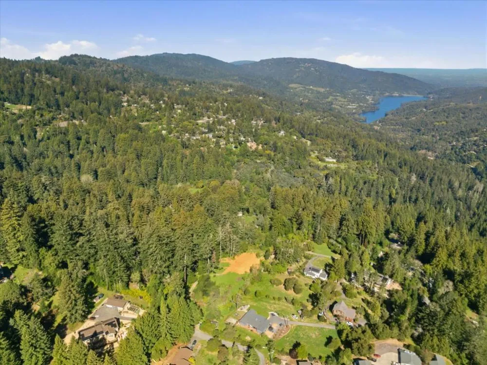 22065 Old Santa Cruz Highway Los Gatos, CA 95033