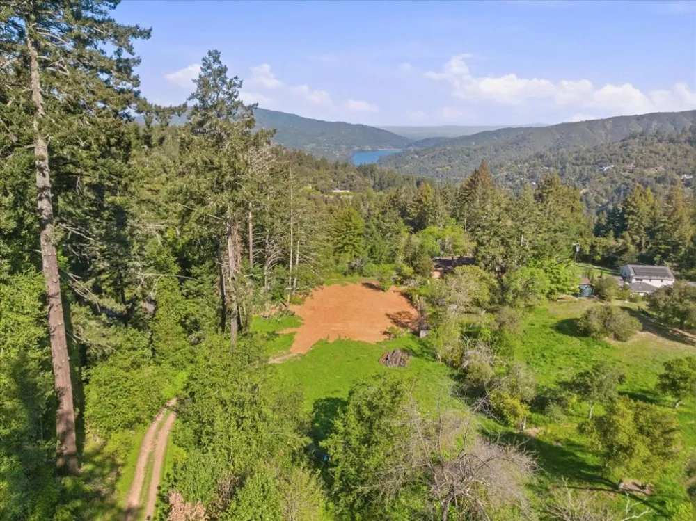 22065 Old Santa Cruz Highway Los Gatos, CA 95033