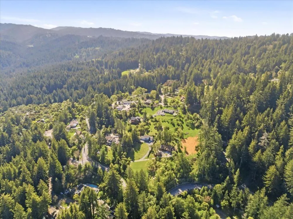 22065 Old Santa Cruz Highway Los Gatos, CA 95033