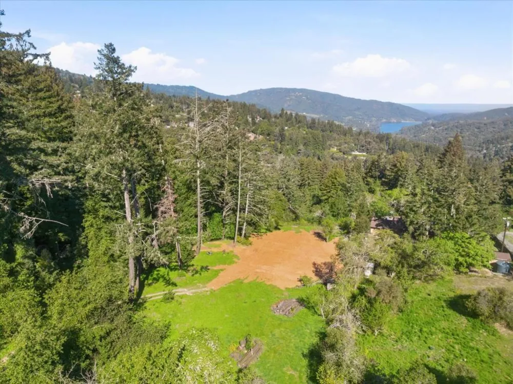 22065 Old Santa Cruz Highway Los Gatos, CA 95033