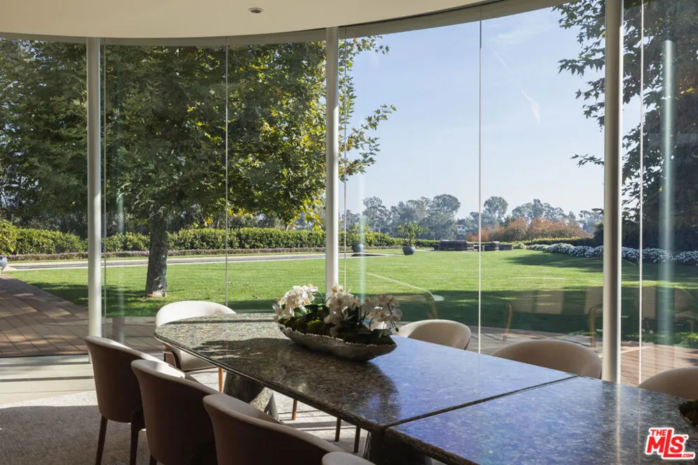 652 Chautauqua Boulevard Pacific Palisades, CA 90272