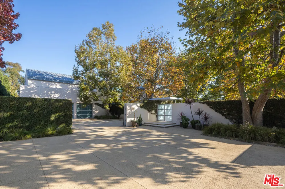 652 Chautauqua Boulevard Pacific Palisades, CA 90272