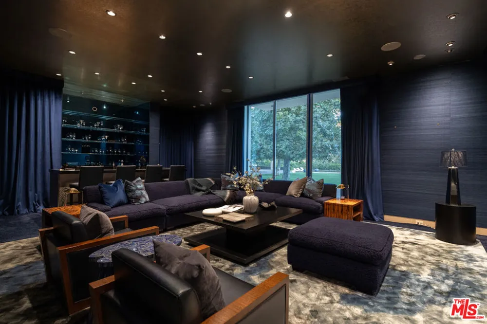 652 Chautauqua Boulevard Pacific Palisades, CA 90272