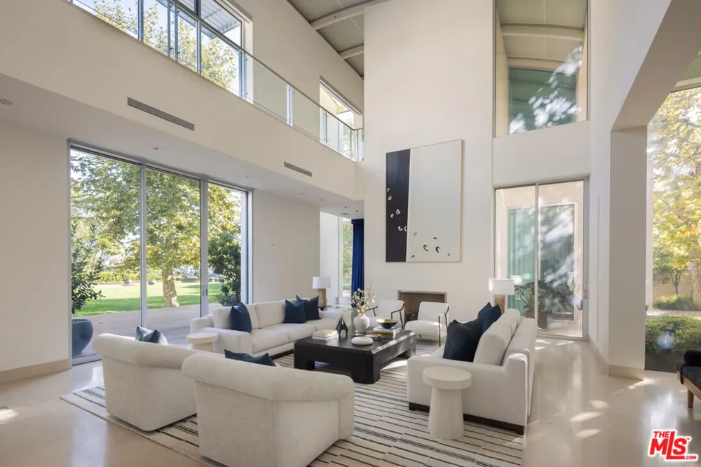 652 Chautauqua Boulevard Pacific Palisades, CA 90272