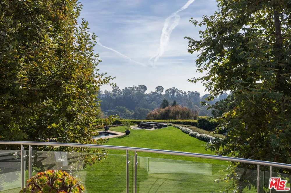 652 Chautauqua Boulevard Pacific Palisades, CA 90272