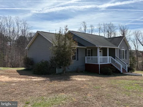 41 ELIZABETH LANE