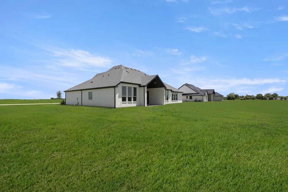 221 Cotopaxi Drive Red Oak, TX 75154