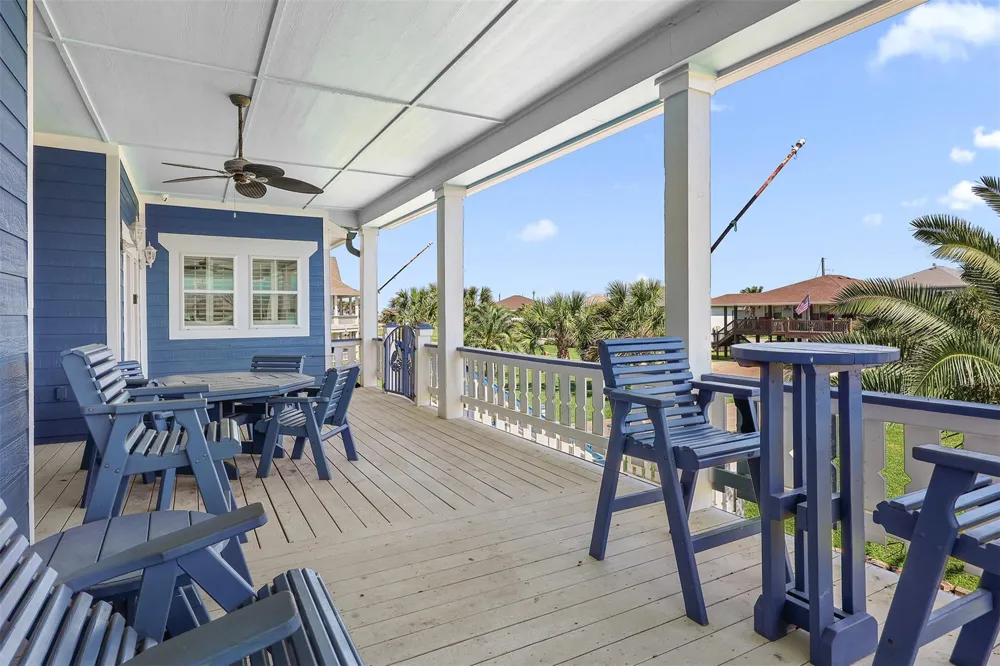973 Kenlyn Drive Crystal Beach, TX 77650