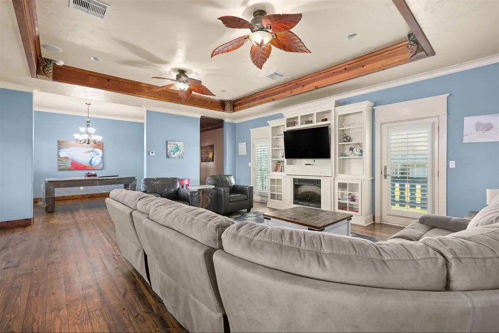 973 Kenlyn Drive Crystal Beach, TX 77650
