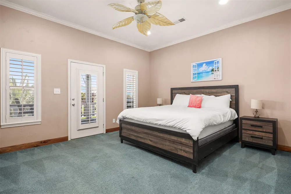 973 Kenlyn Drive Crystal Beach, TX 77650