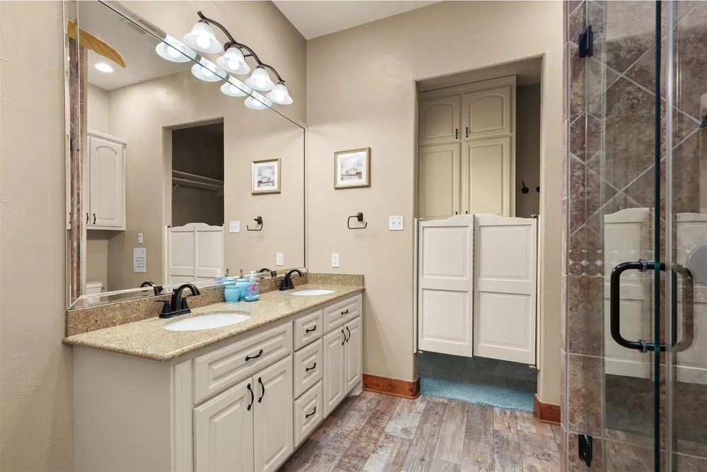 973 Kenlyn Drive Crystal Beach, TX 77650