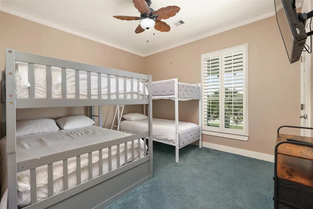 973 Kenlyn Drive Crystal Beach, TX 77650