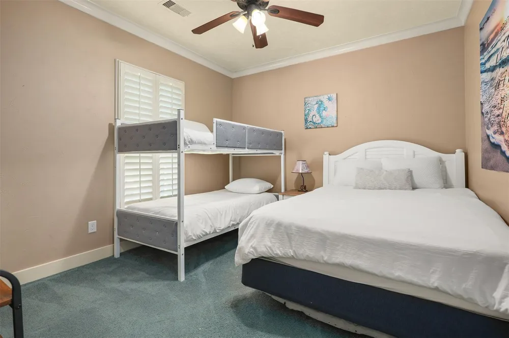 973 Kenlyn Drive Crystal Beach, TX 77650