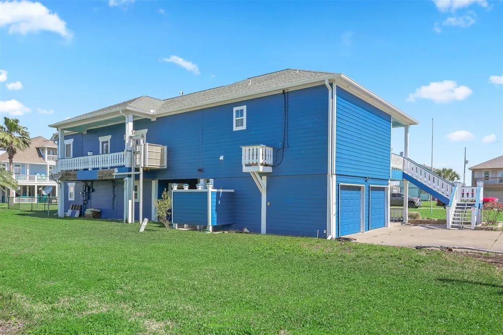 973 Kenlyn Drive Crystal Beach, TX 77650