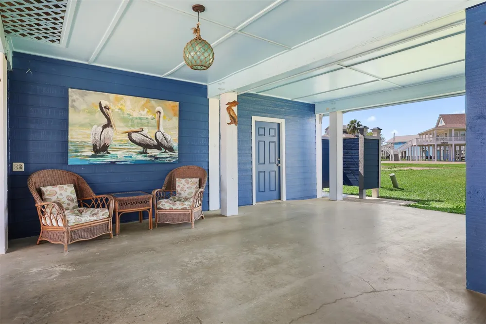 973 Kenlyn Drive Crystal Beach, TX 77650
