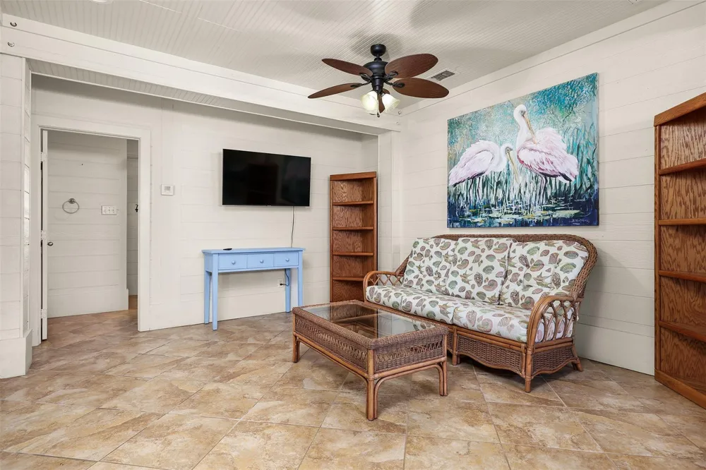 973 Kenlyn Drive Crystal Beach, TX 77650