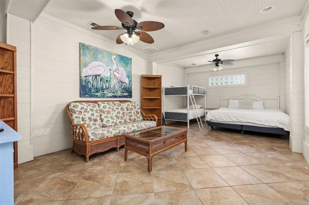 973 Kenlyn Drive Crystal Beach, TX 77650