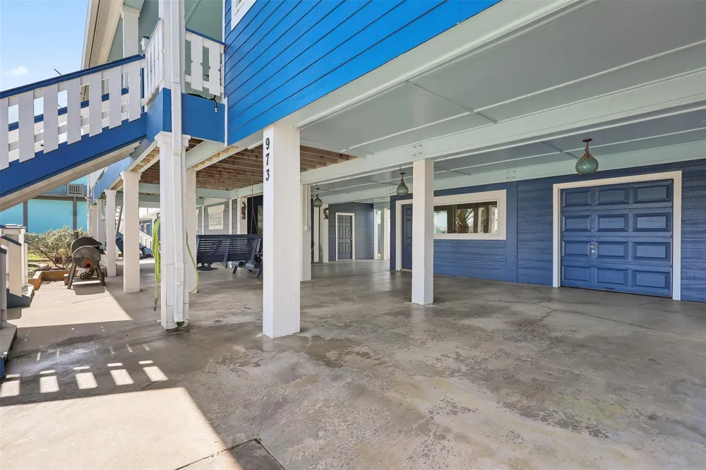 973 Kenlyn Drive Crystal Beach, TX 77650