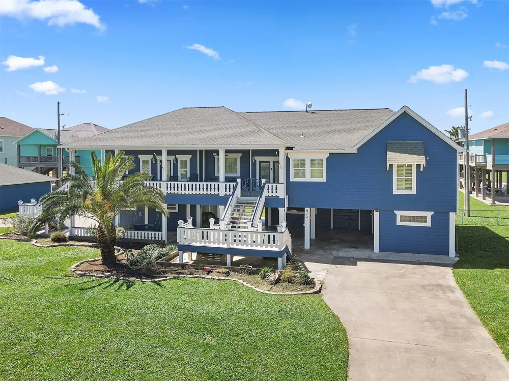 973 Kenlyn Drive Crystal Beach, TX 77650