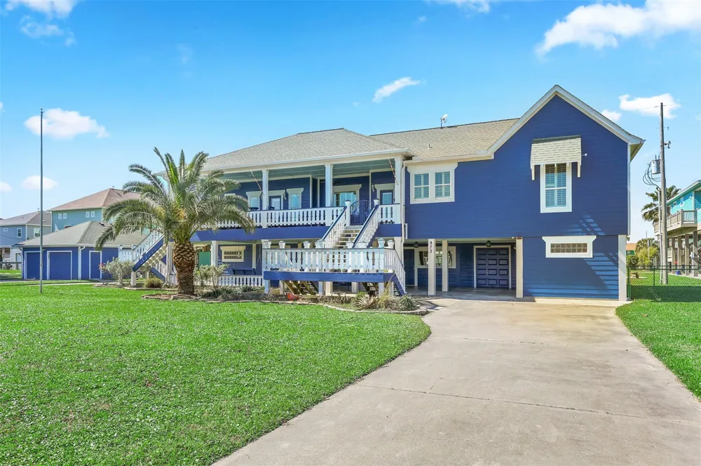 973 Kenlyn Drive Crystal Beach, TX 77650