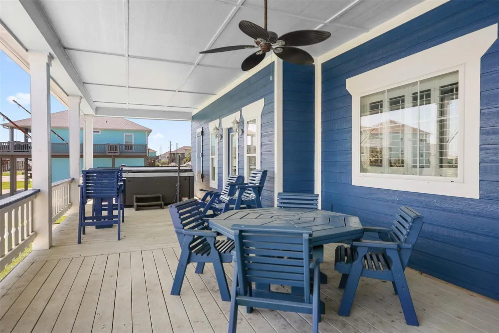 973 Kenlyn Drive Crystal Beach, TX 77650